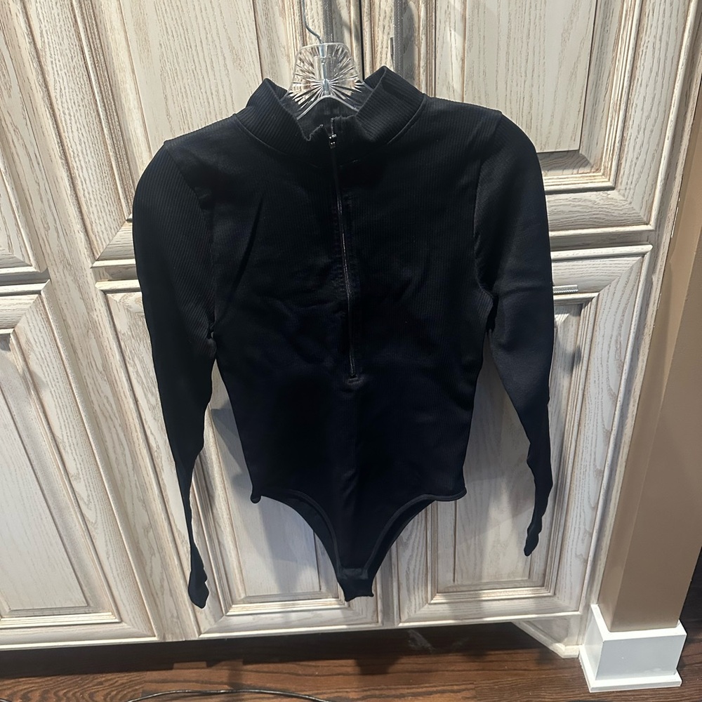 OQQ bodysuit with zipper in front